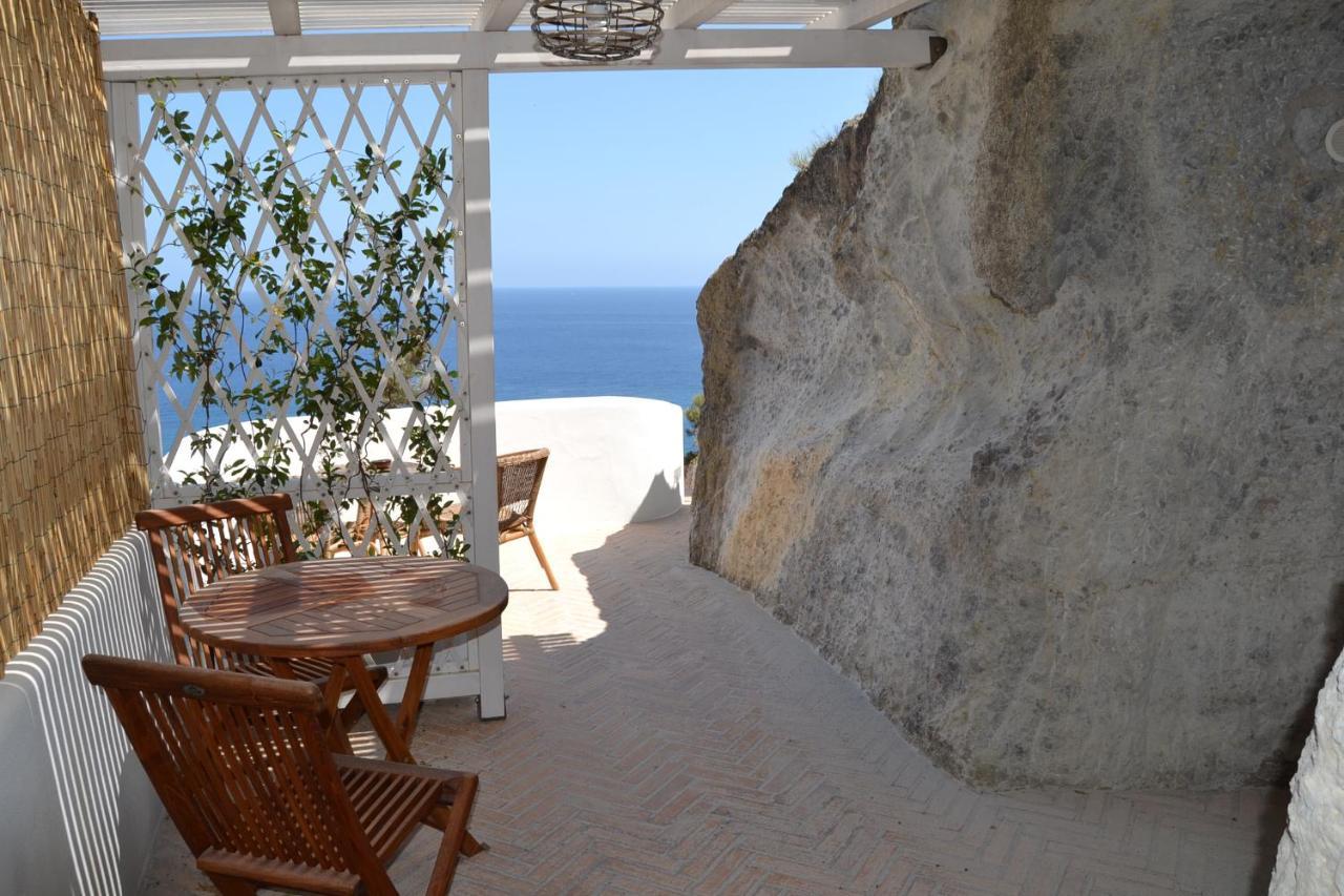 Maridea - Cave Suites ปอนซา ภายนอก รูปภาพ