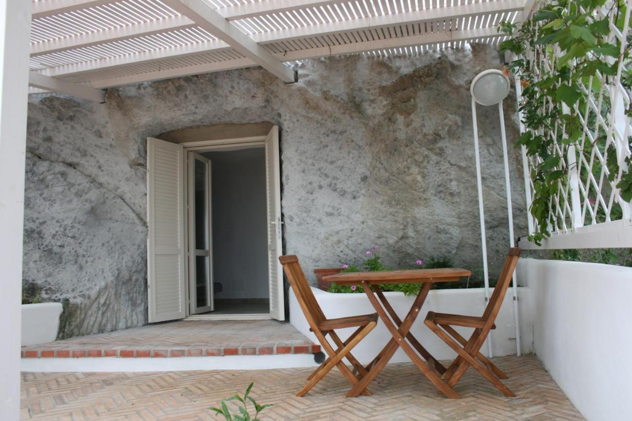 Maridea - Cave Suites ปอนซา ภายนอก รูปภาพ
